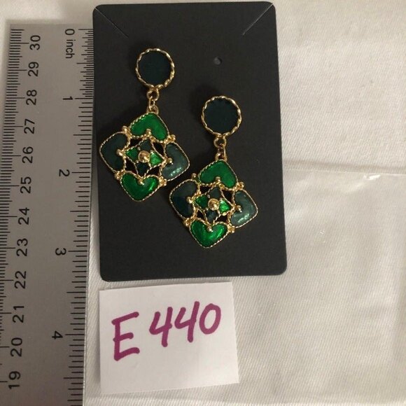 Shiny Green Diamond Filigree Dangle Stud Earrings - Picture 4 of 5